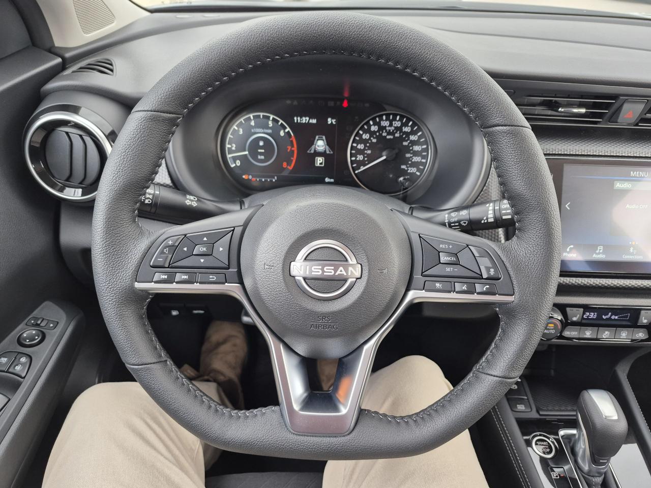 2025 Nissan Kicks Play SV FWD Photo22