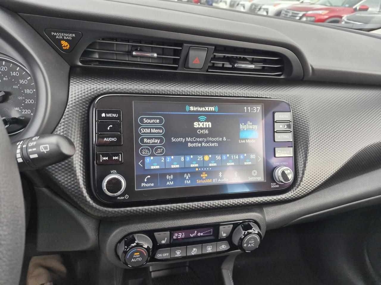 2025 Nissan Kicks Play SV FWD Photo23