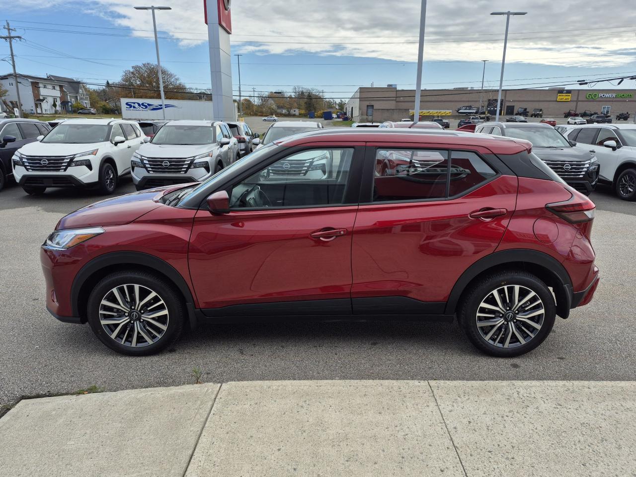 2025 Nissan Kicks Play SV FWD Photo3