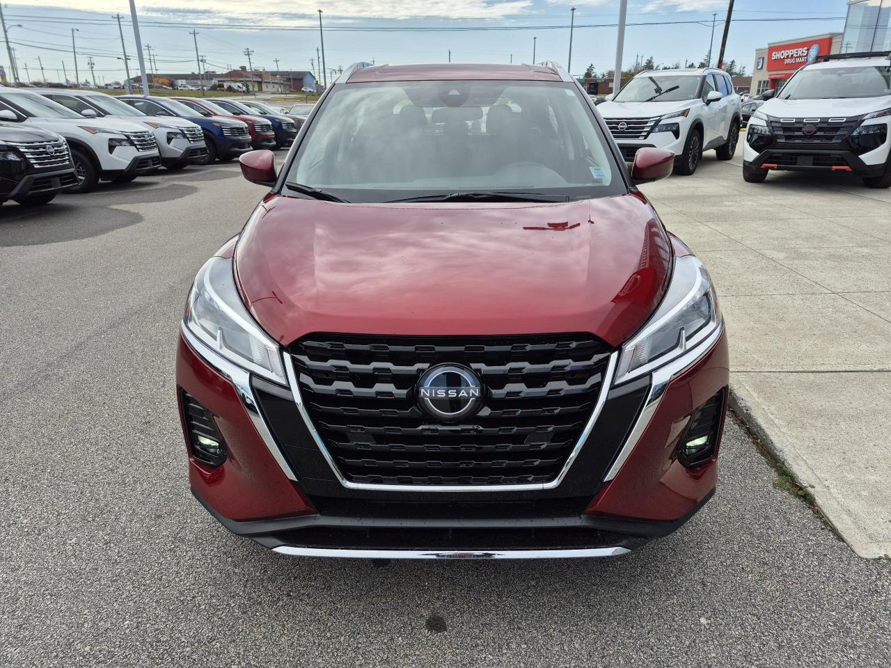 2025 Nissan Kicks Play SV FWD Photo2