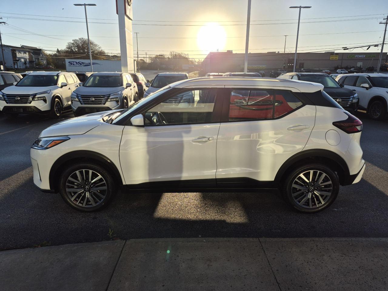 2025 Nissan Kicks Play SV FWD Photo3