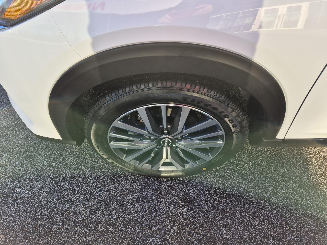 2025 Nissan Kicks Play SV FWD Photo14