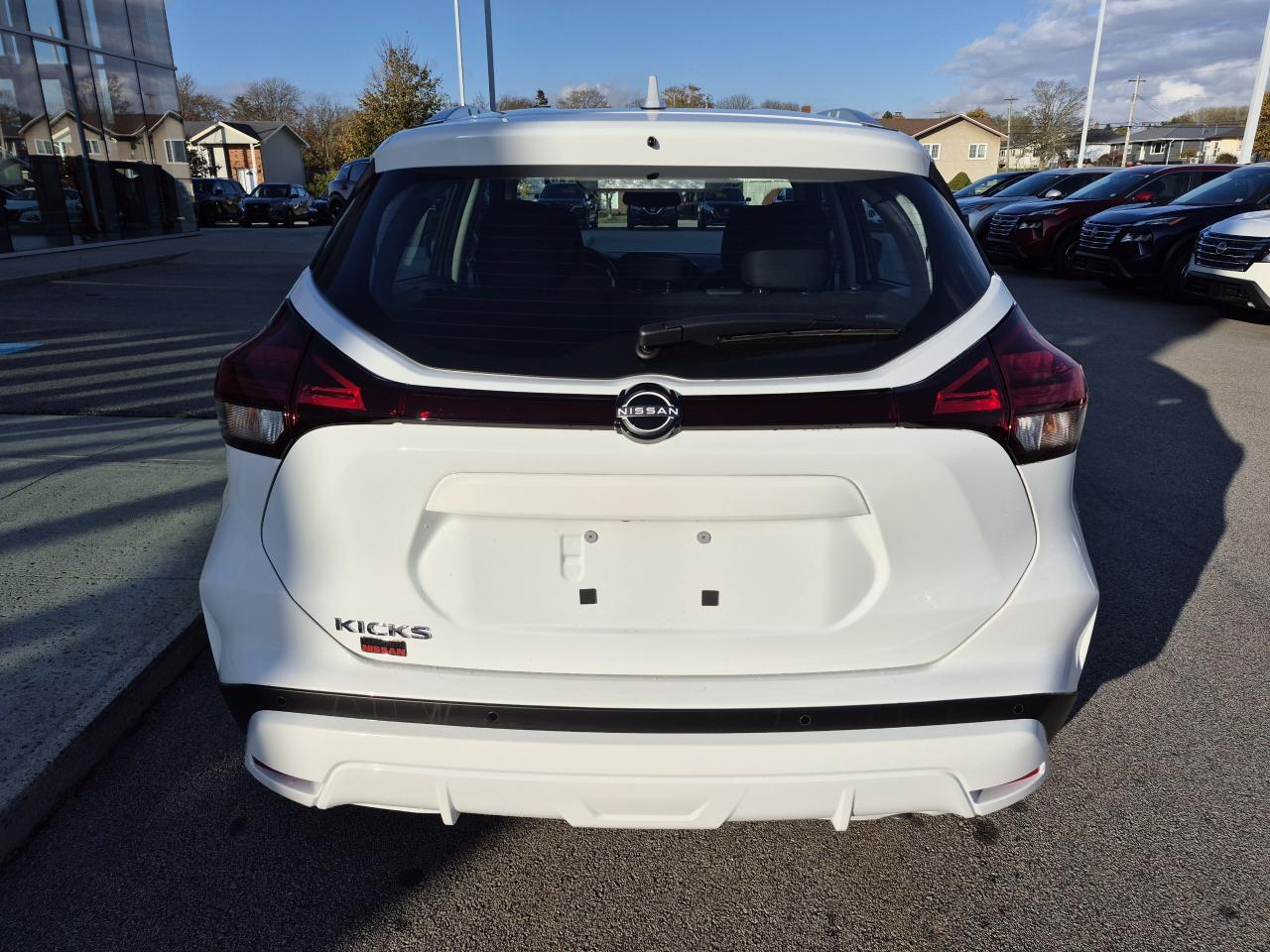 2025 Nissan Kicks Play SV FWD Photo4