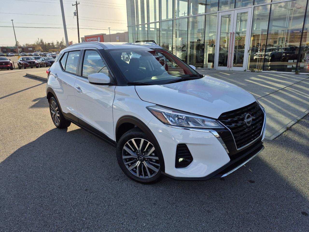 2025 Nissan Kicks Play SV FWD
