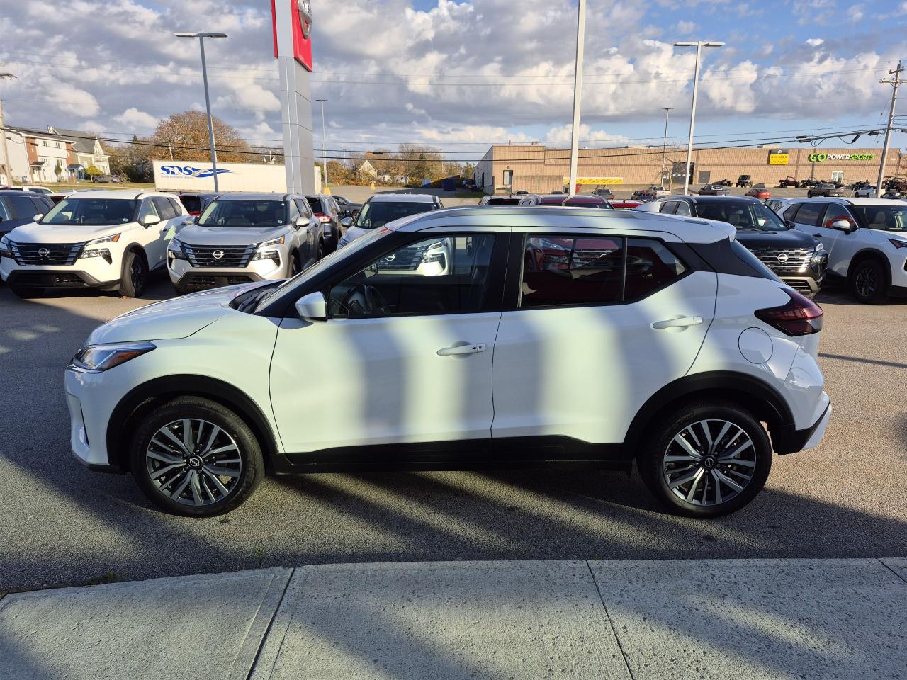 2025 Nissan Kicks Play SV FWD Photo3