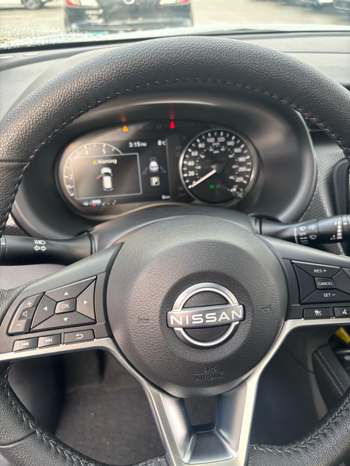 2025 Nissan Kicks Play SV FWD Photo22