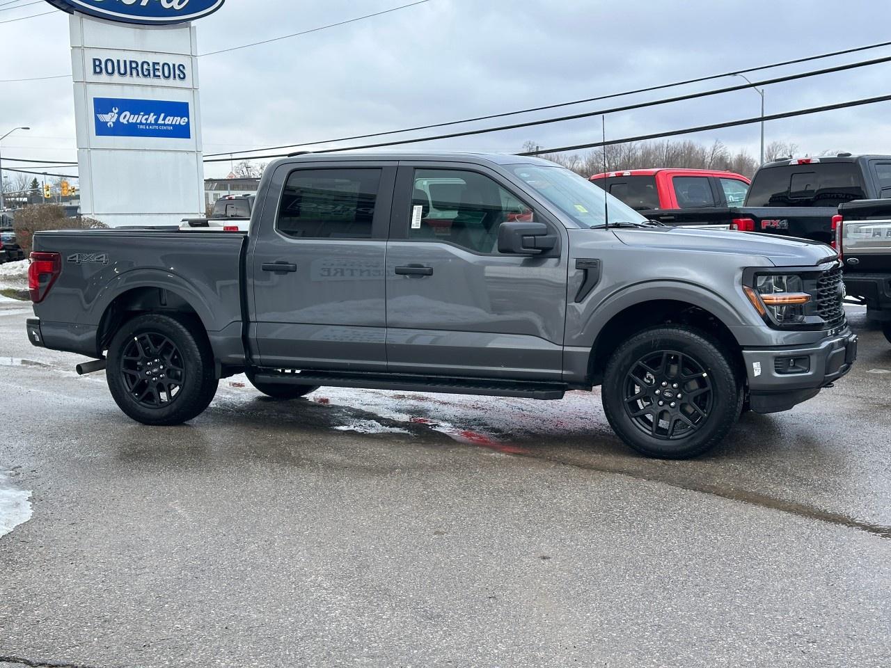 2025 Ford F-150 STX 4WD SuperCrew 5.5' Box Photo4