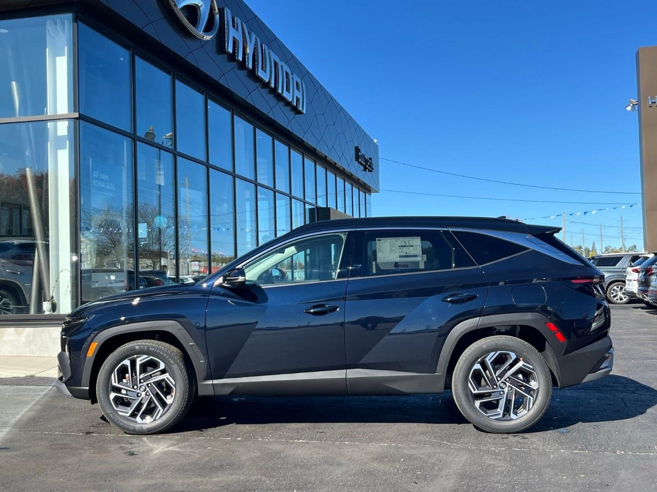 2026 Hyundai Tucson Hybrid Ultimate AWD Photo2