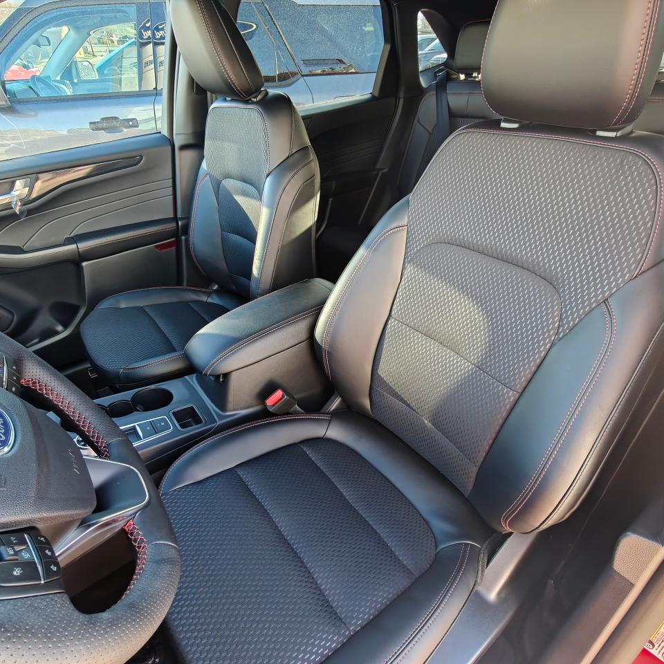 2026 Ford Escape ST-LINE HYBRID AWD Photo