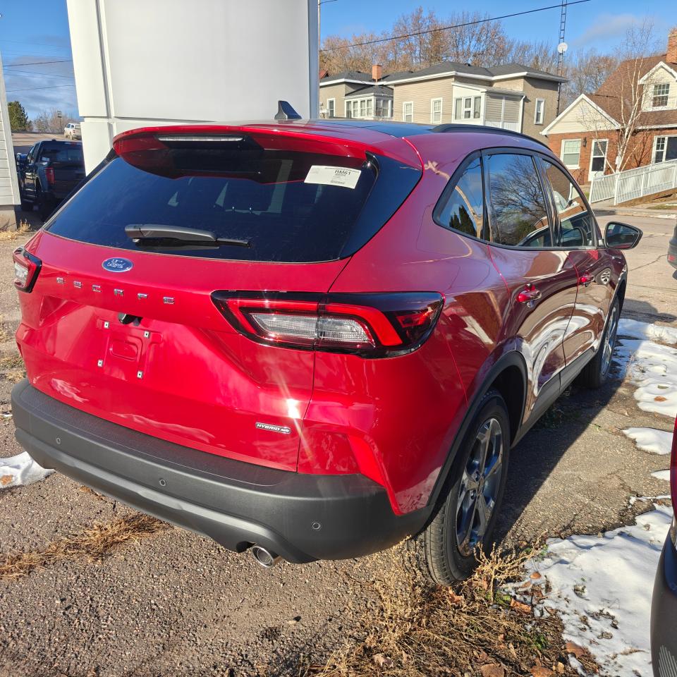 2026 Ford Escape ST-LINE HYBRID AWD Photo2