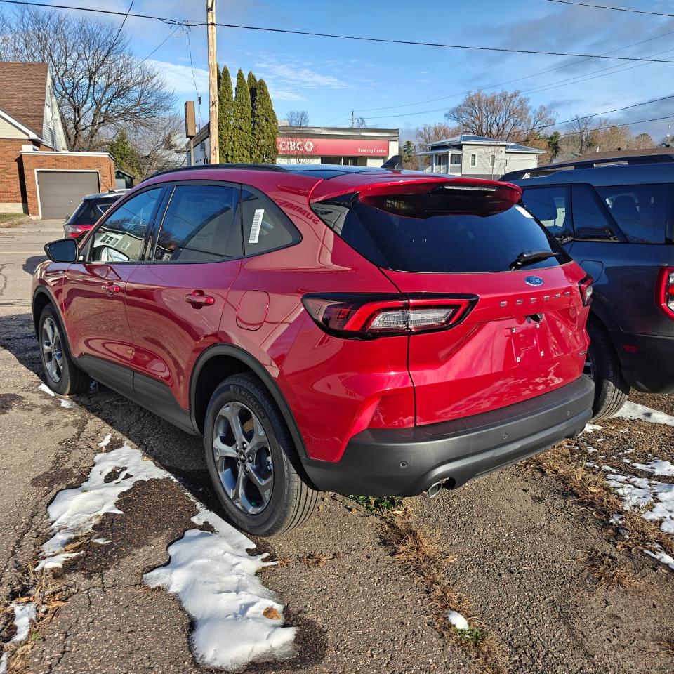 2026 Ford Escape ST-LINE HYBRID AWD Photo