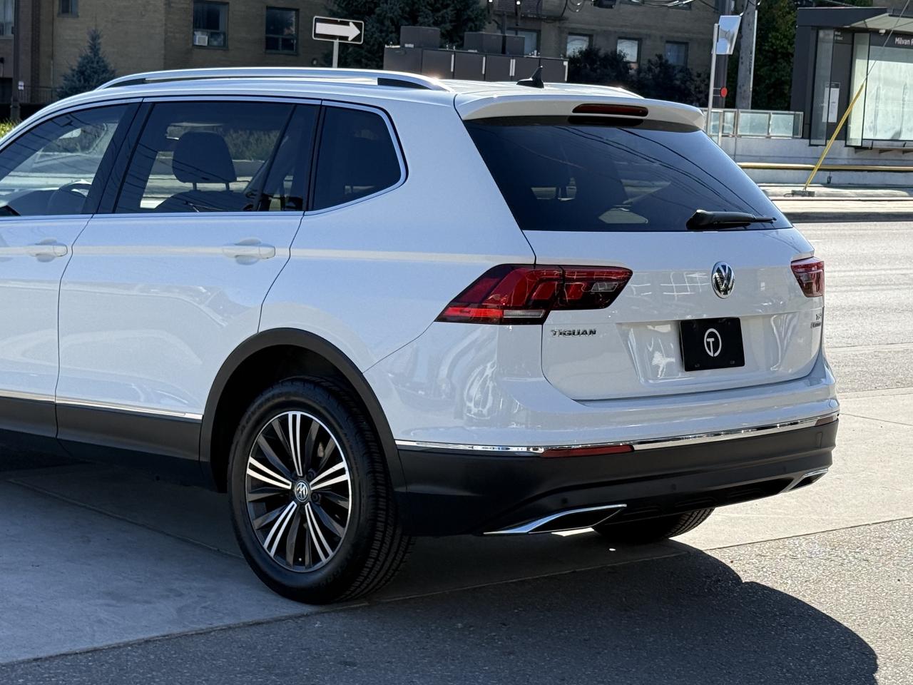 2018 Volkswagen Tiguan HIGHLINE | FENDER | PANO | CARPLAY | LOADED Photo