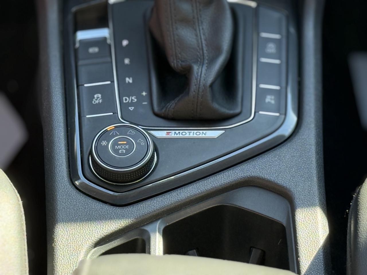 2018 Volkswagen Tiguan HIGHLINE | FENDER | PANO | CARPLAY | LOADED Photo