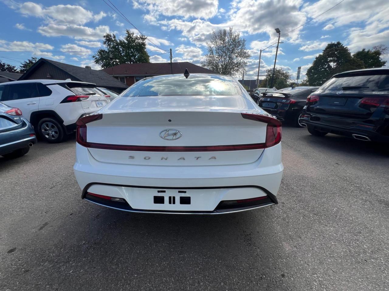 2022 Hyundai Sonata PREFERRED Photo3