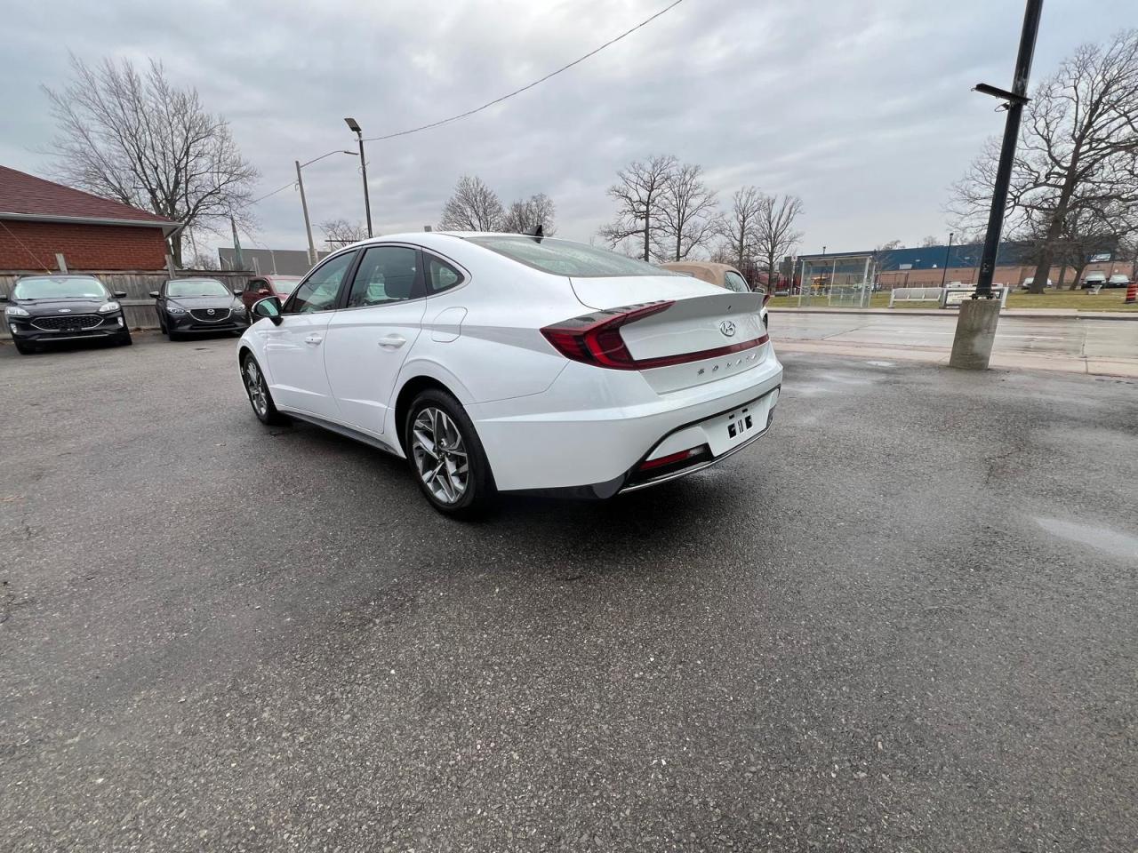 2022 Hyundai Sonata PREFERRED Photo2