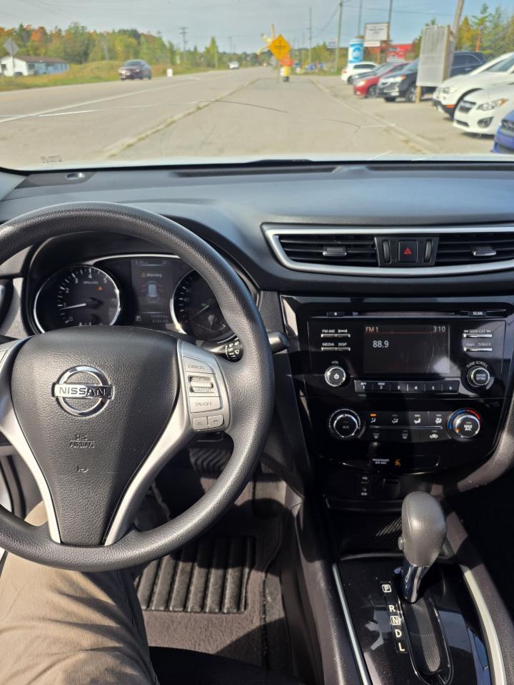 2015 Nissan Rogue Only 133km for $10800 - Photo #21