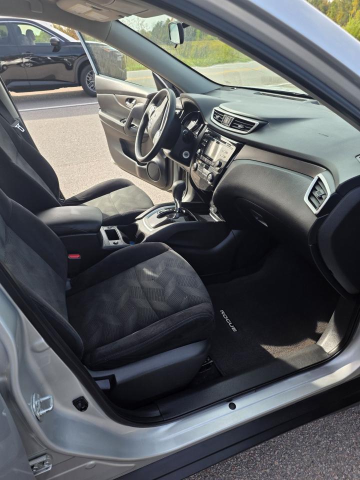 2015 Nissan Rogue Only 133km for $10800 - Photo #9