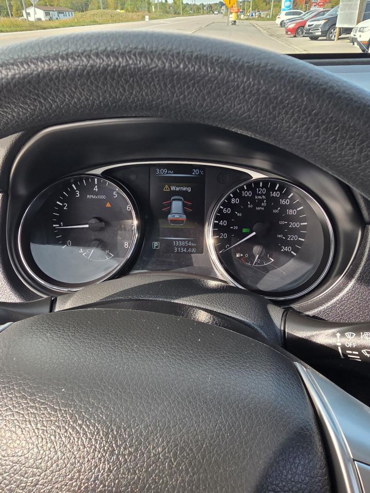 2015 Nissan Rogue Only 133km for $10800 - Photo #13