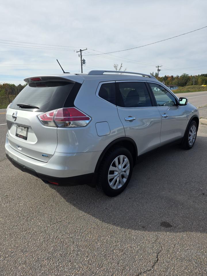 2015 Nissan Rogue Only 133km for $10800 - Photo #3