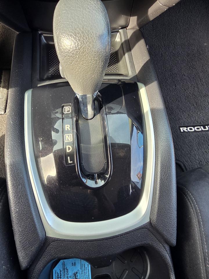 2015 Nissan Rogue Only 133km for $10800 - Photo #18