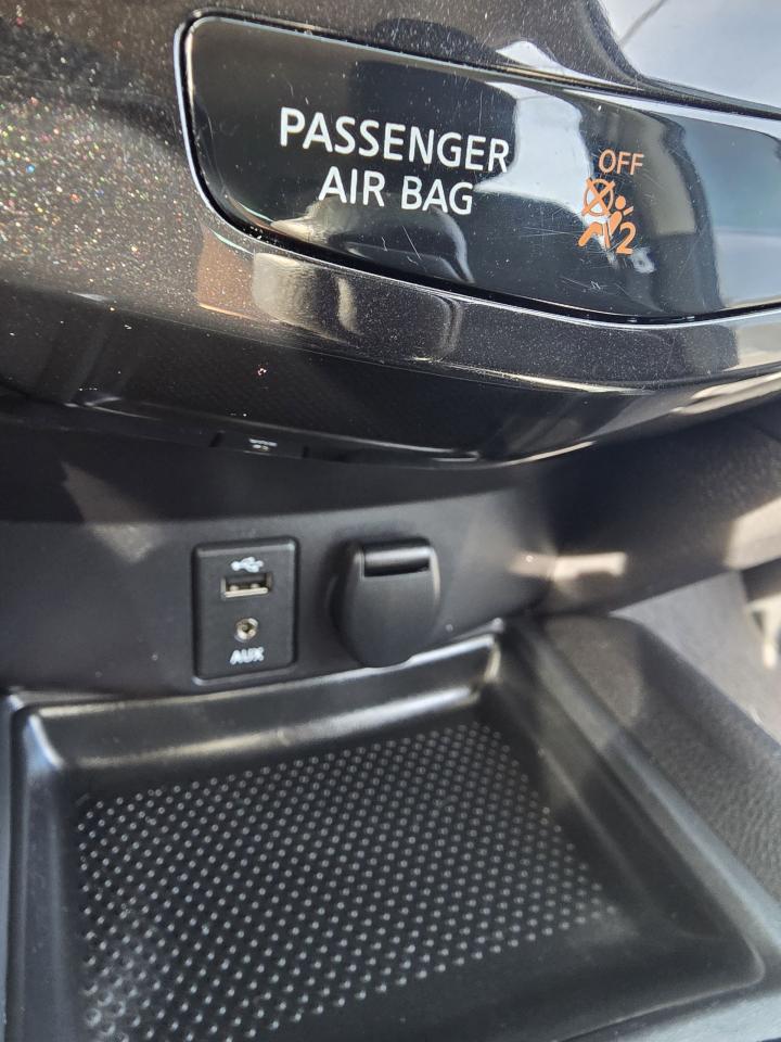 2015 Nissan Rogue Only 133km for $10800 - Photo #16