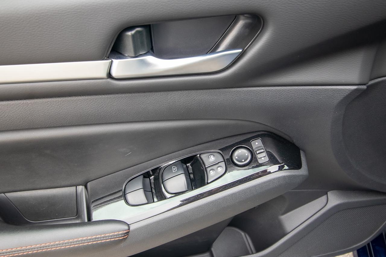2024 Nissan Altima SR Photo5