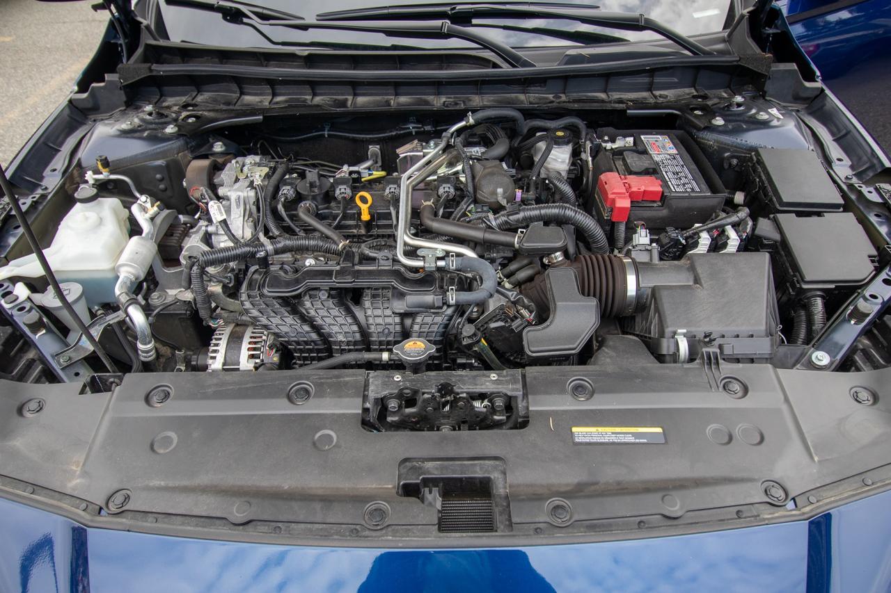 2024 Nissan Altima SR Photo5