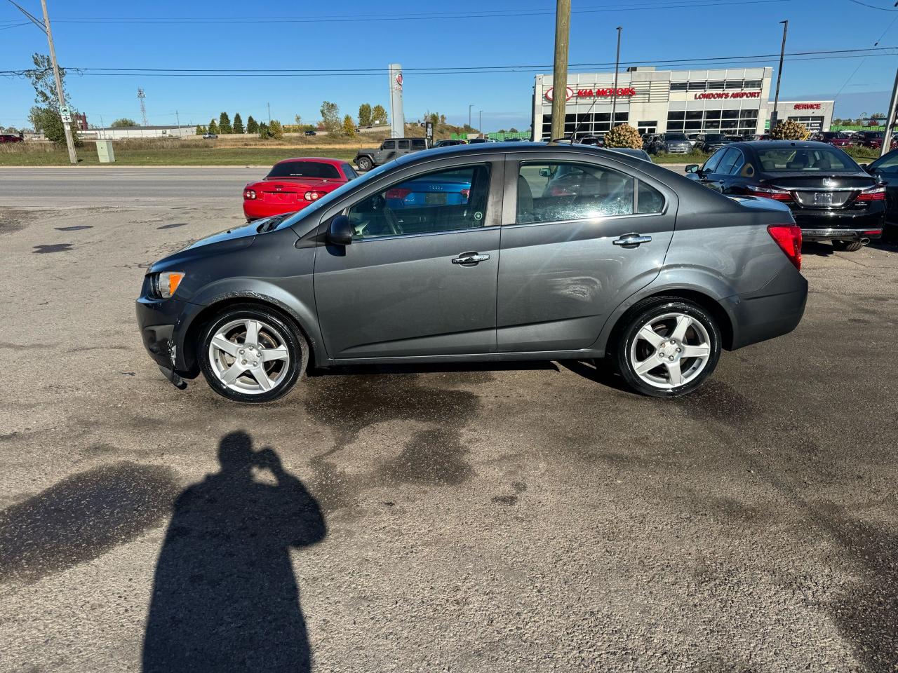 2013 Chevrolet Sonic LT, AUTO, ALLOYS, LOW KMS, ONLY 27,000KMS, CERT - Photo #2