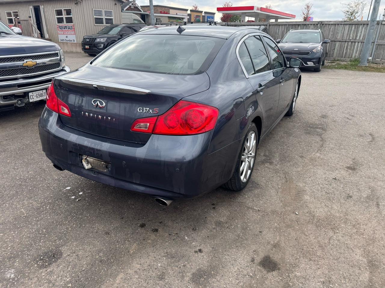 2011 Infiniti G37 X Photo