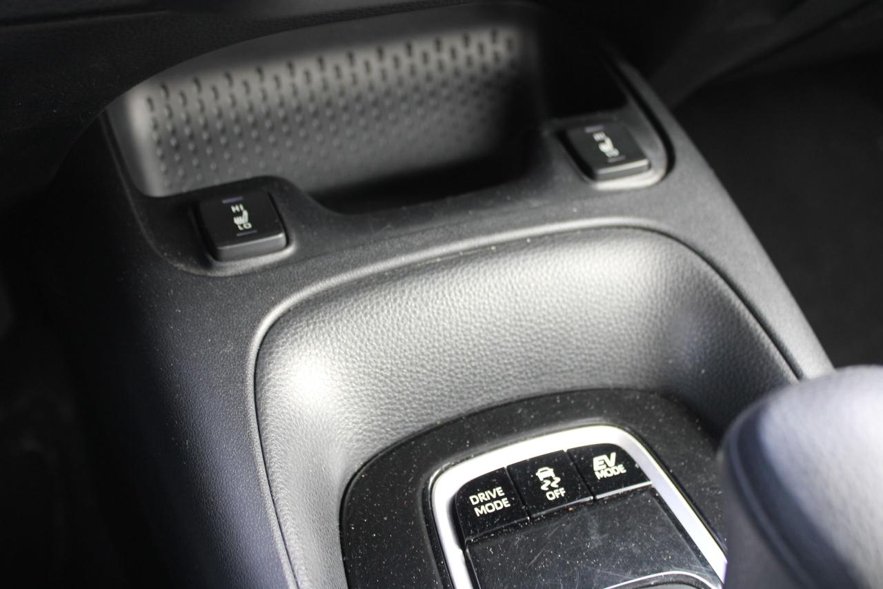 2024 Toyota Corolla Hybrid LE - Photo #15