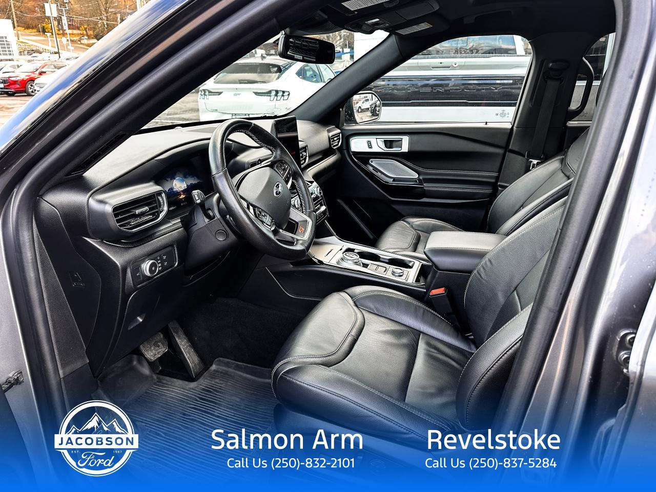 2021 Ford Explorer ST Photo5