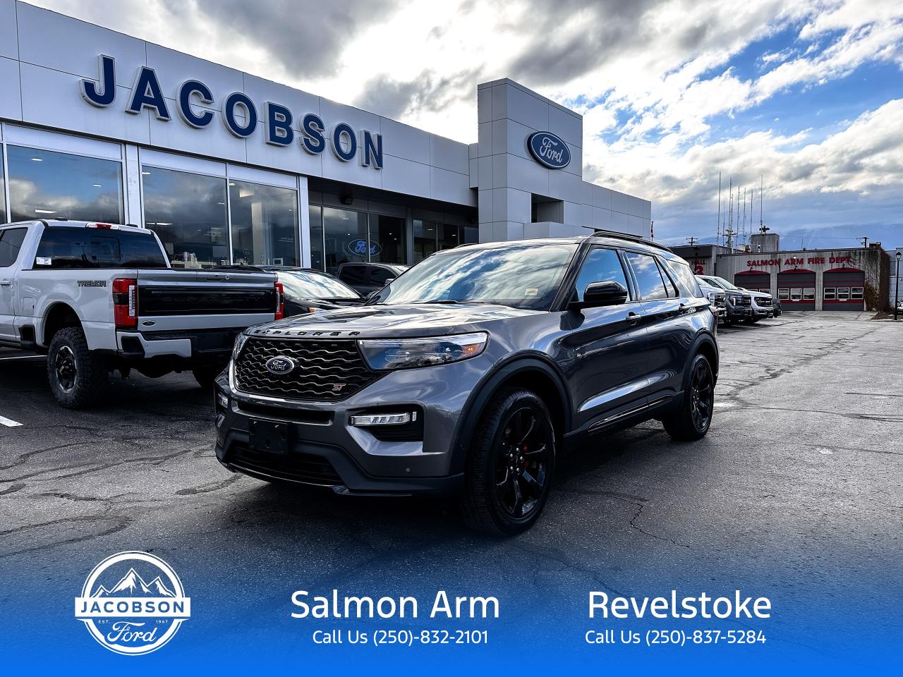 2021 Ford Explorer ST Photo0