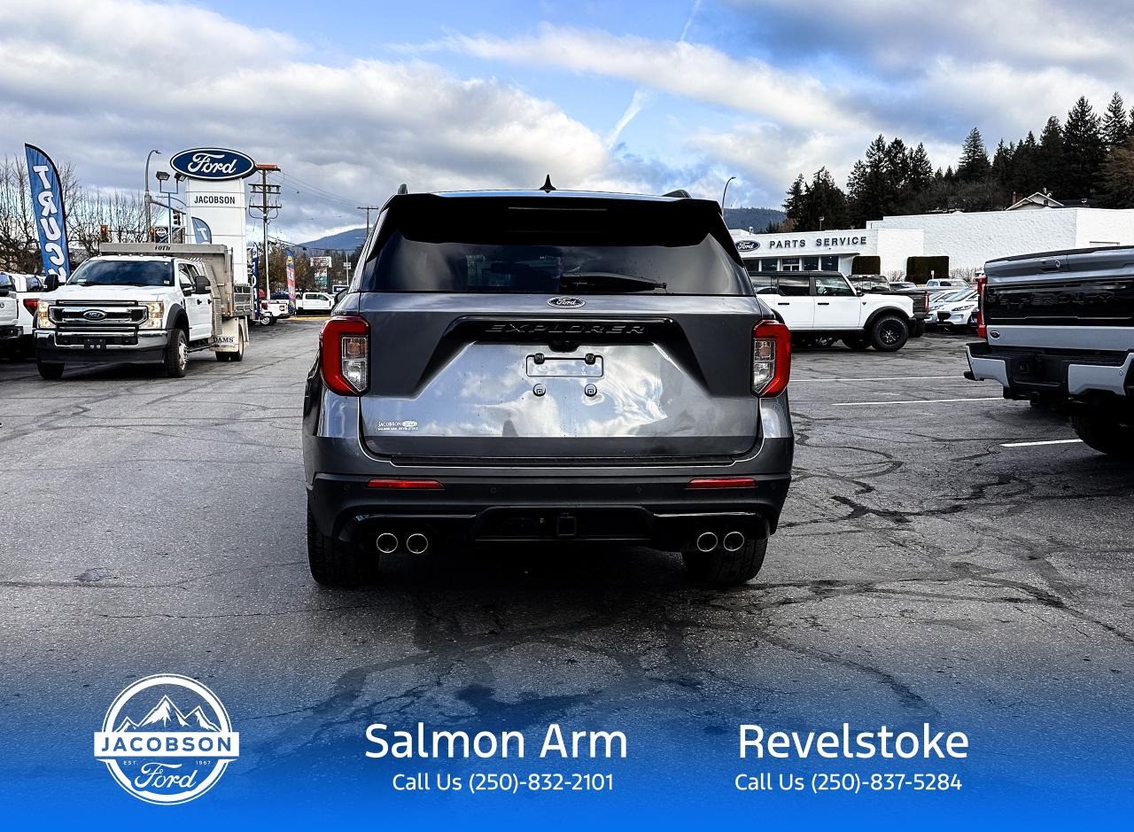 2021 Ford Explorer ST Photo3