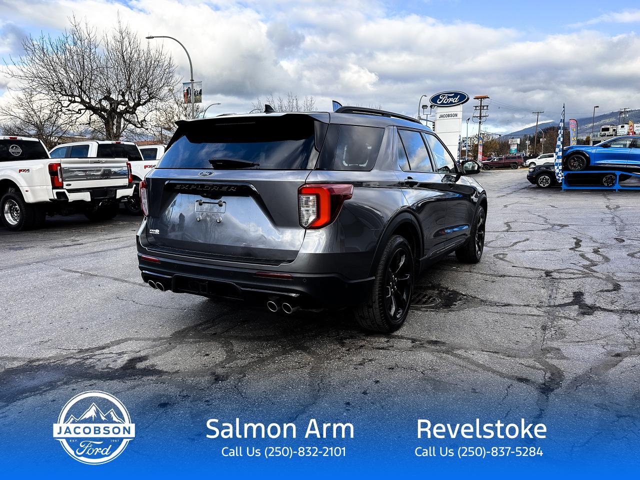 2021 Ford Explorer ST Photo5