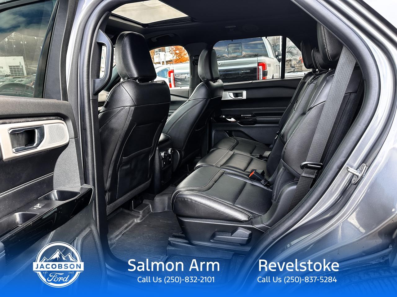 2021 Ford Explorer ST Photo5