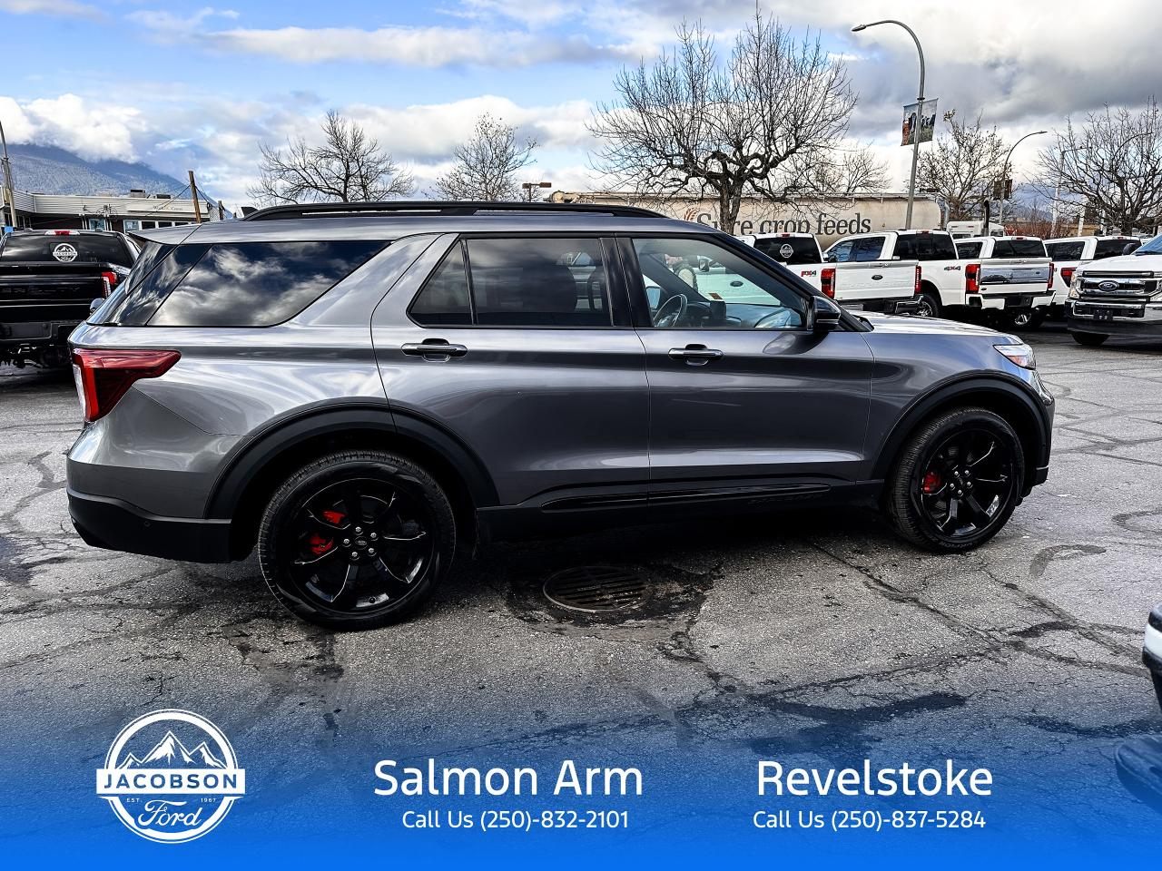 2021 Ford Explorer ST Photo5