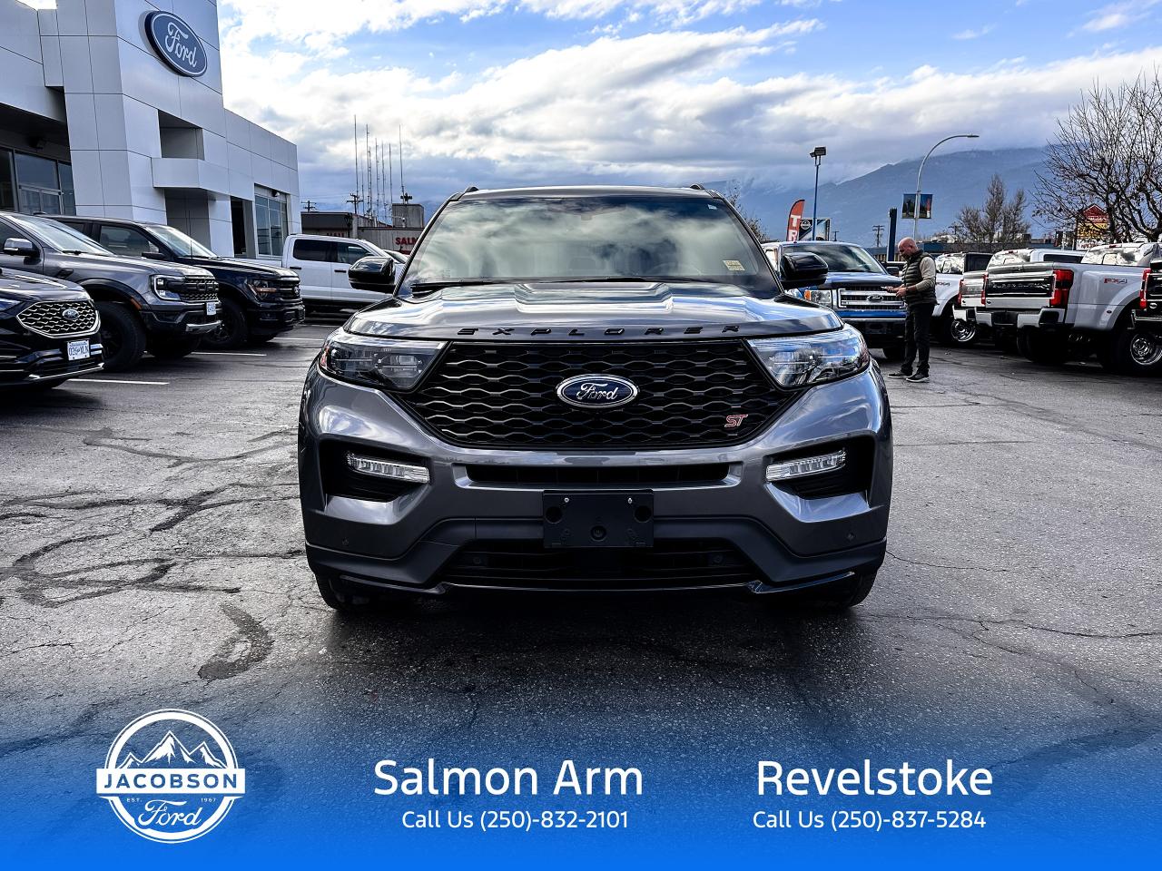 2021 Ford Explorer ST Photo5