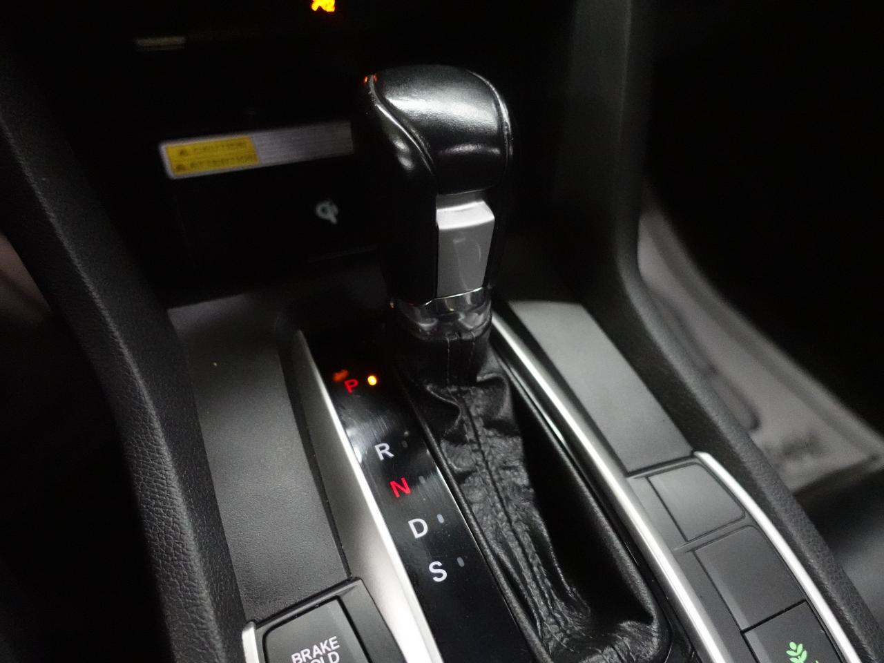 2020 Honda Civic TOURING | Nav | Leather | Sunroof | BSM | CarPlay