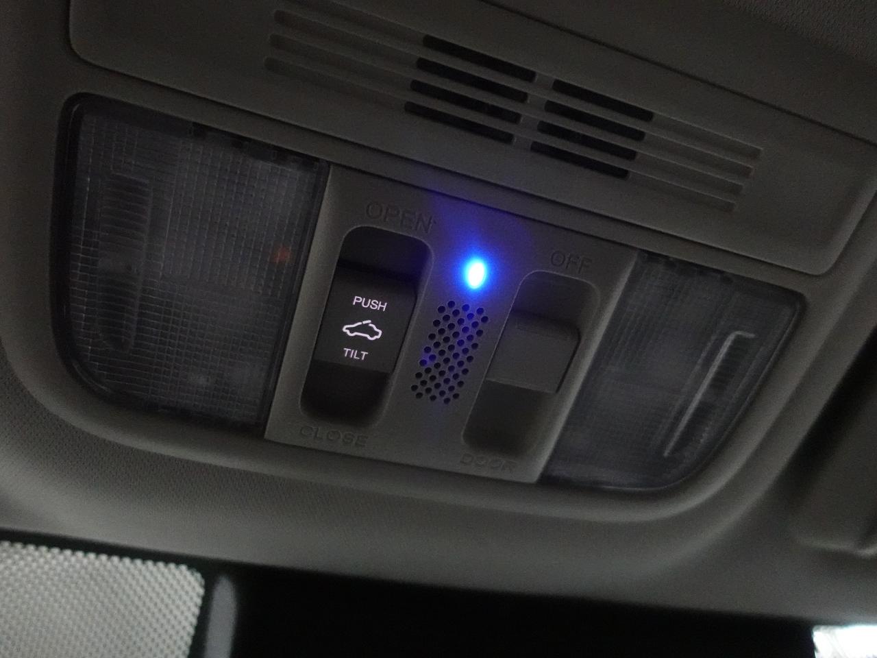 2020 Honda Civic TOURING | Nav | Leather | Sunroof | BSM | CarPlay Photo