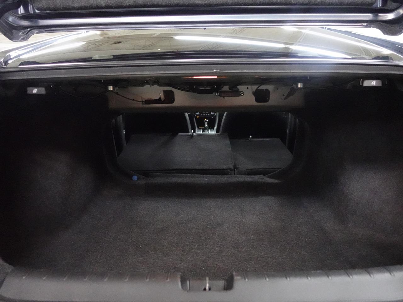 2020 Honda Civic TOURING | Nav | Leather | Sunroof | BSM | CarPlay