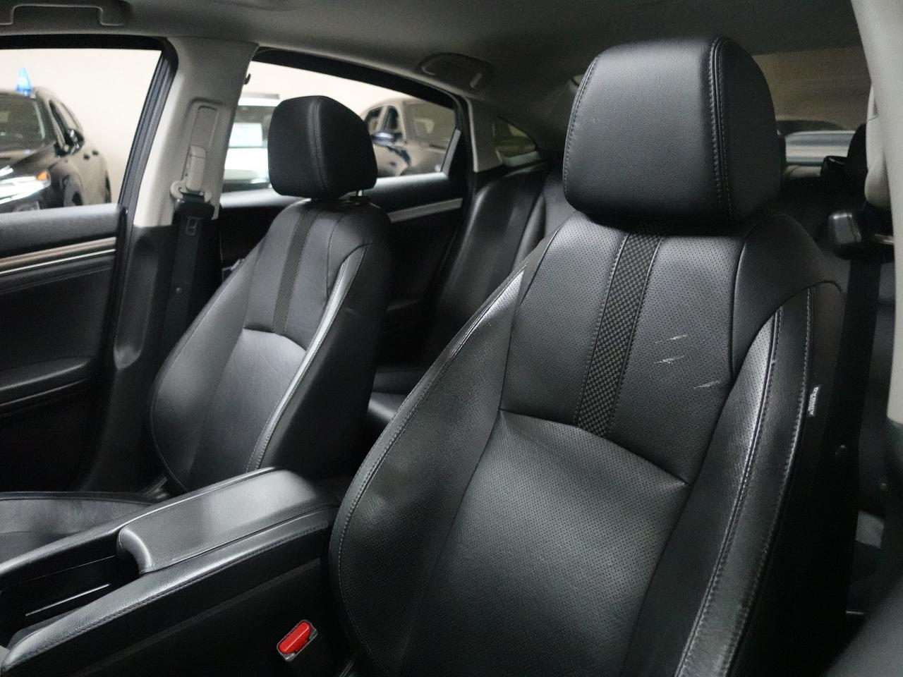 2020 Honda Civic TOURING | Nav | Leather | Sunroof | BSM | CarPlay Photo