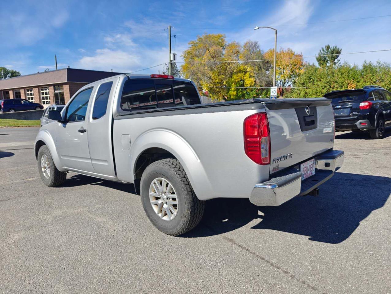 2015 Nissan Frontier 2WD King Cab SWB Auto SV Photo2