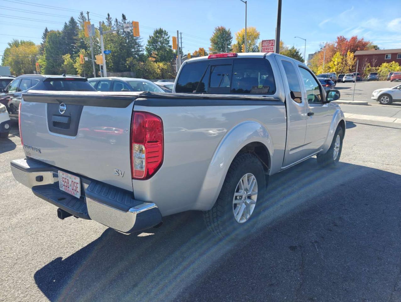 2015 Nissan Frontier 2WD King Cab SWB Auto SV - Photo #5