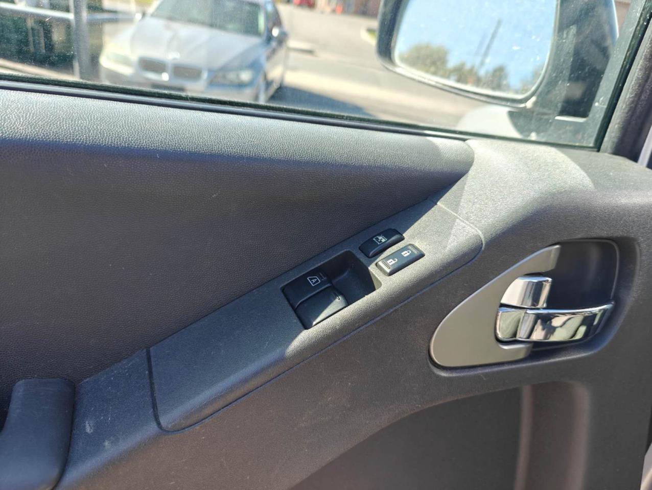 2015 Nissan Frontier 2WD King Cab SWB Auto SV - Photo #10