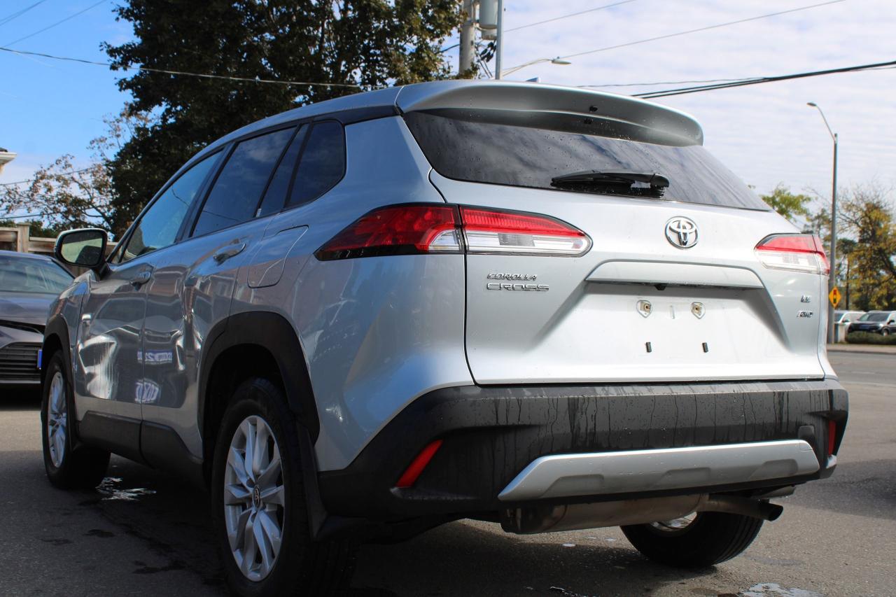 2023 Toyota Corolla Cross LE - Photo #5
