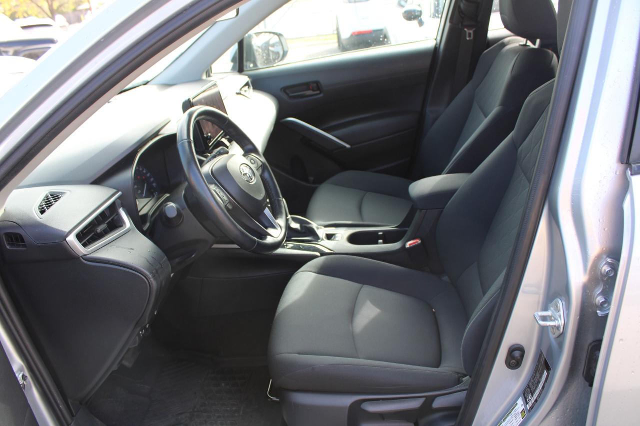 2023 Toyota Corolla Cross LE - Photo #6