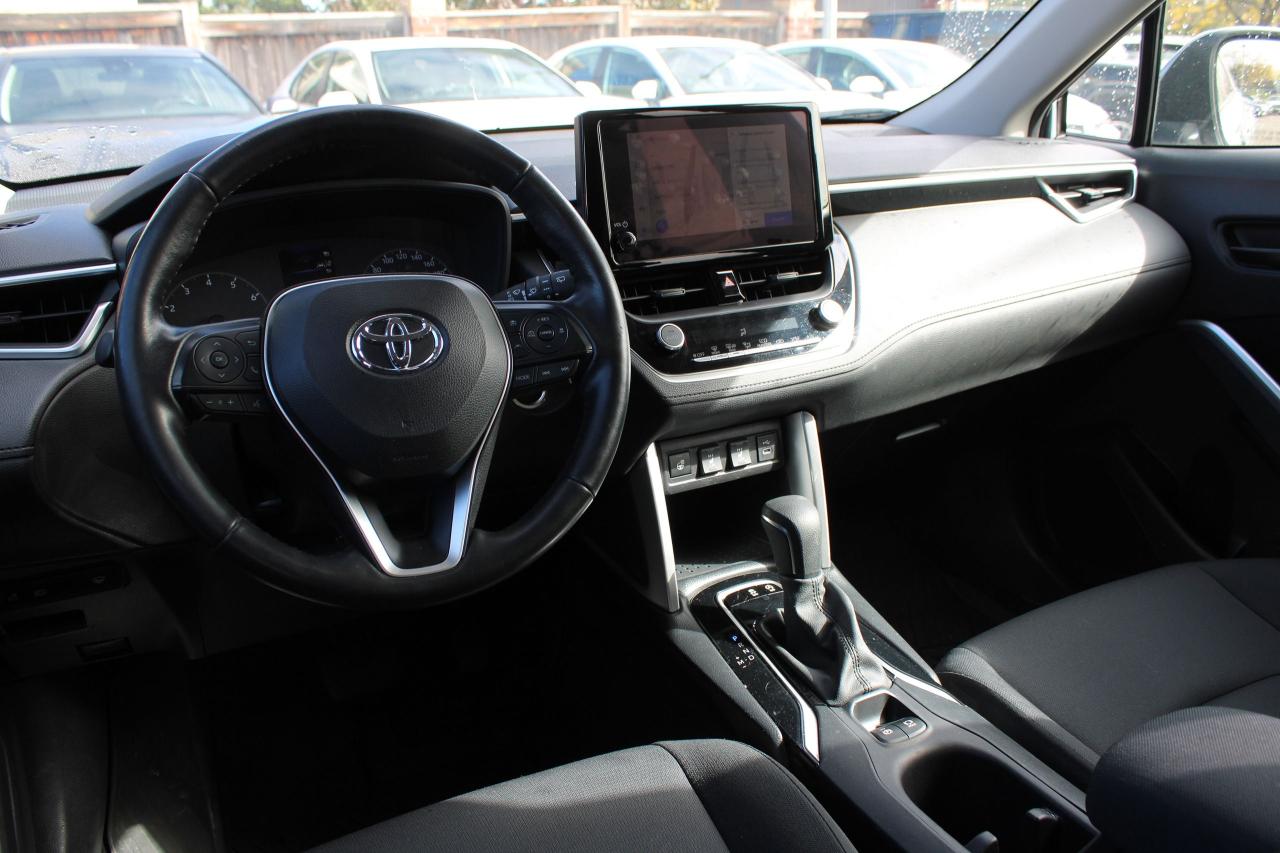 2023 Toyota Corolla Cross LE - Photo #10