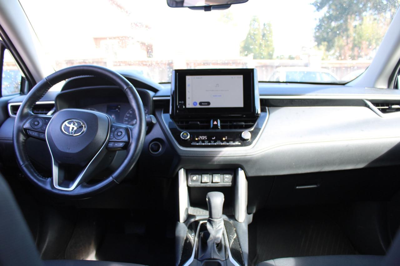 2023 Toyota Corolla Cross LE AWD - Photo #9