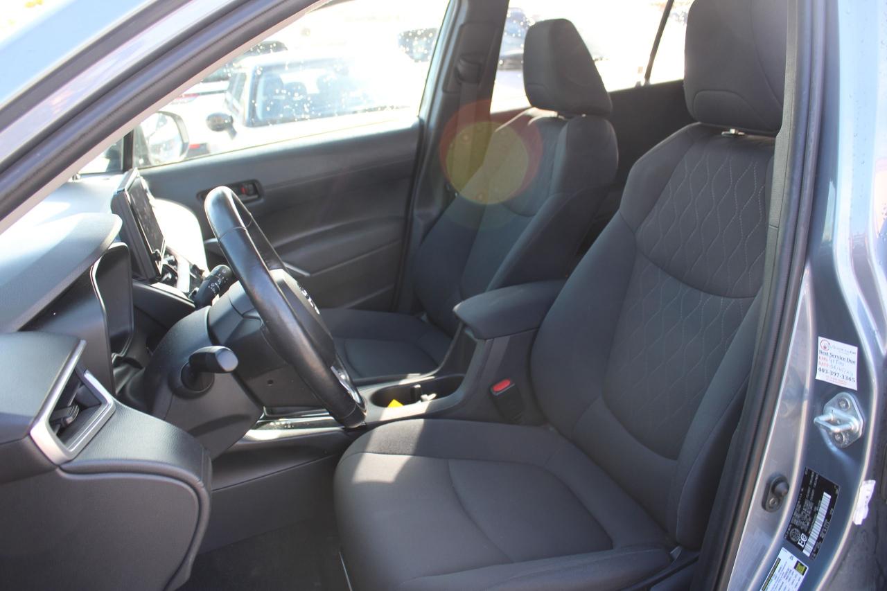 2023 Toyota Corolla Cross LE AWD - Photo #16
