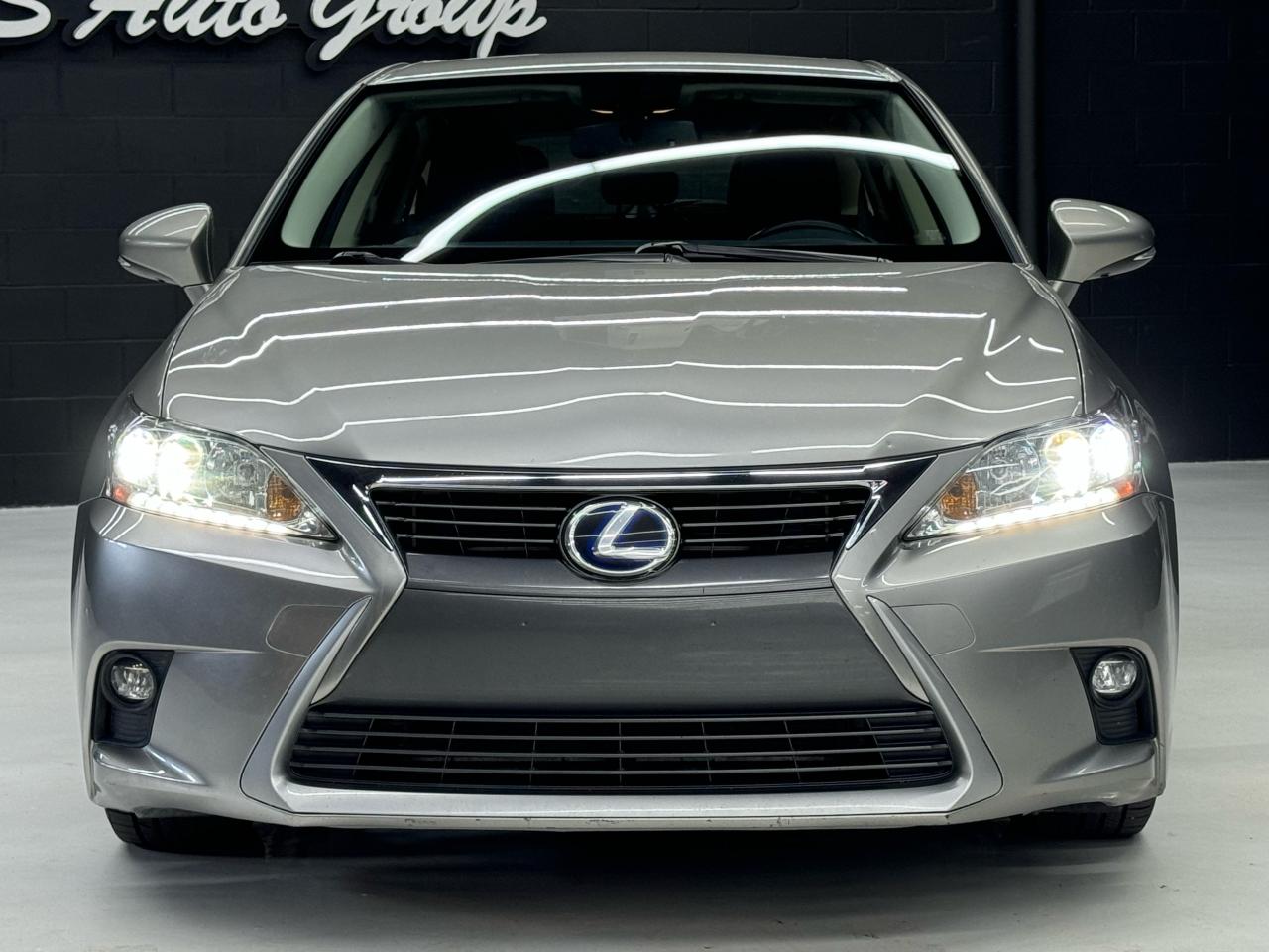 2017 Lexus CT 200h HYBRID|BACKUP|HEATED SEATS|SUNROOF| - Photo #2